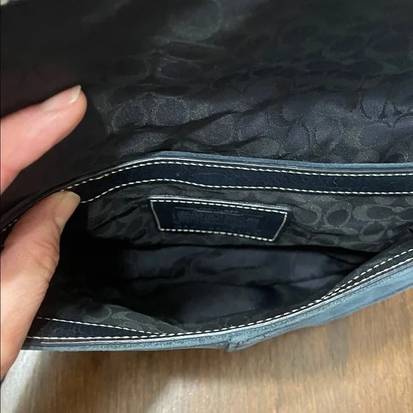 Coach suede messenger crossbody mini, hard to find - Picture 9 of 13